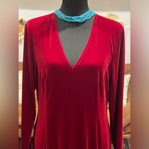 Stunning Velvet Maxi Dresd - Picture 6 of 7